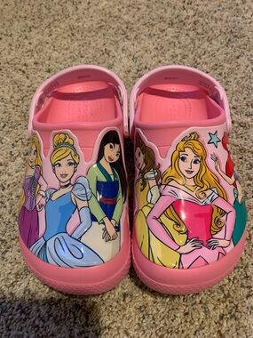 Crocs Girls' Pink Princess Character Clog Shoes